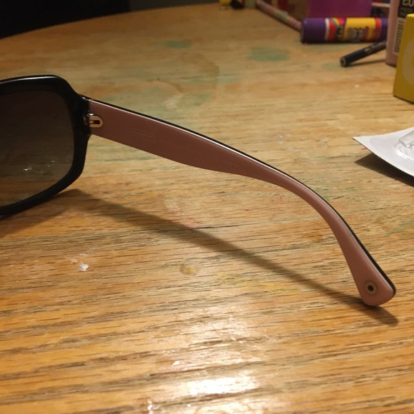 BEAUTIFUL COACH SUNGLASSES!!!💖 - Picture 4 of 5